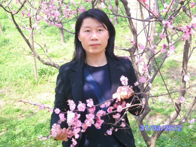 40岁单身女老总_单身头像男(2)
