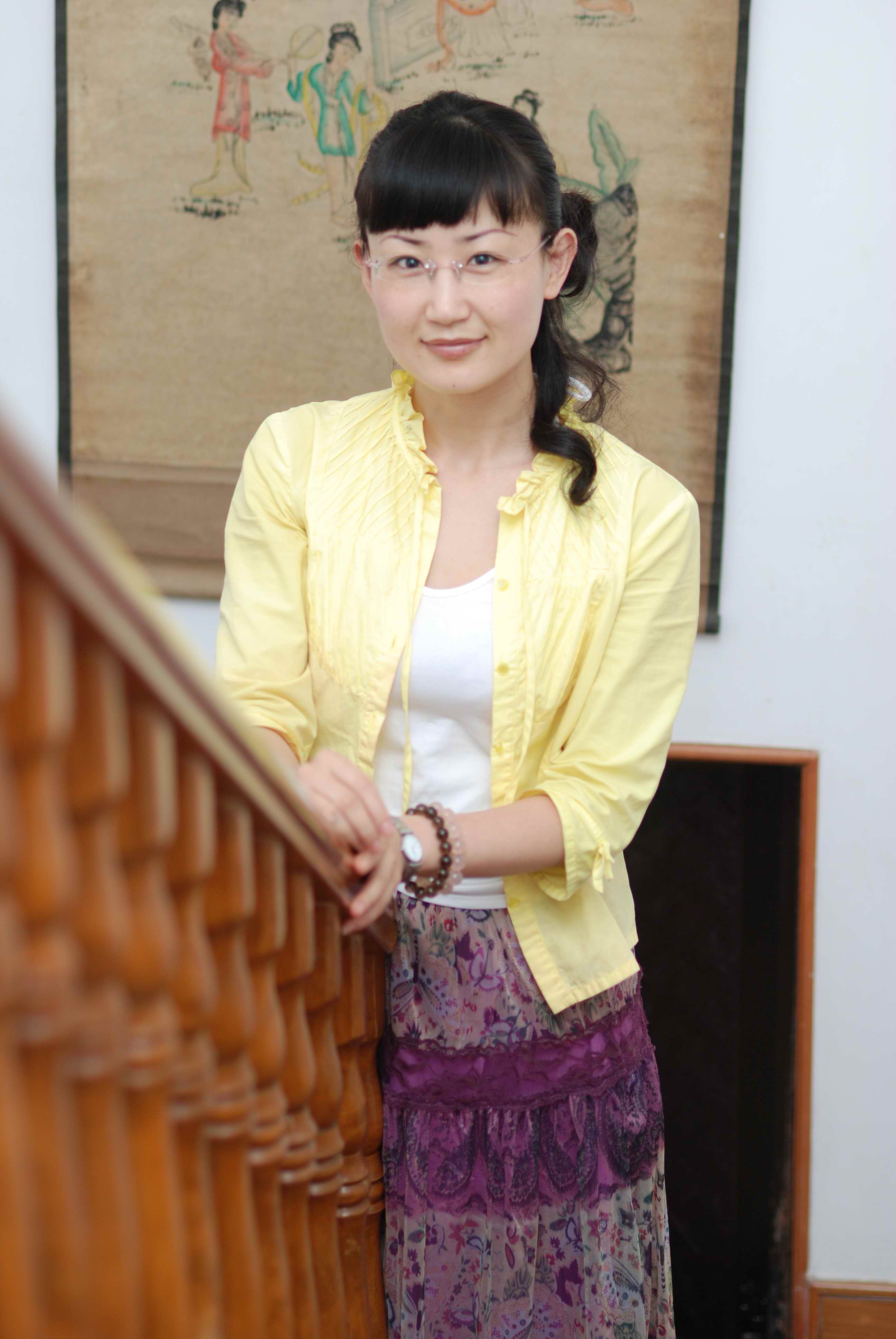 40岁单身女老总_单身头像男(2)